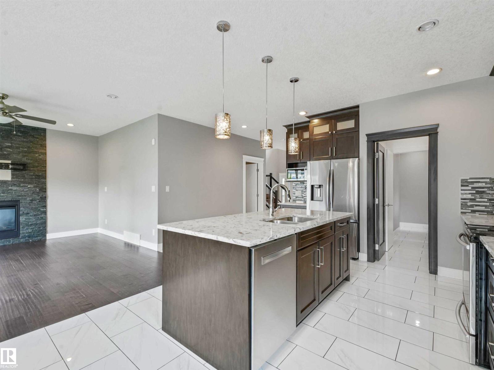 1090 ARMITAGE CR SW - 17