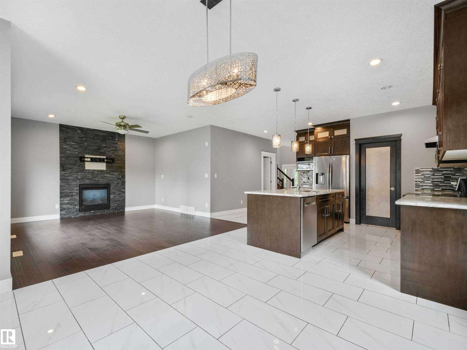 1090 ARMITAGE CR SW - 21