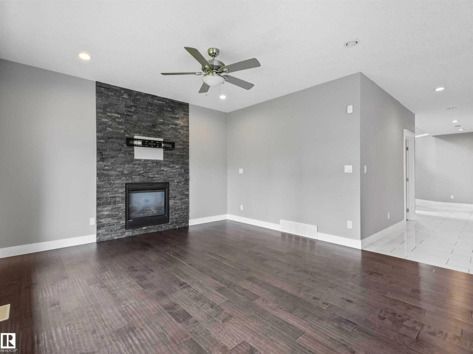 1090 ARMITAGE CR SW - 23