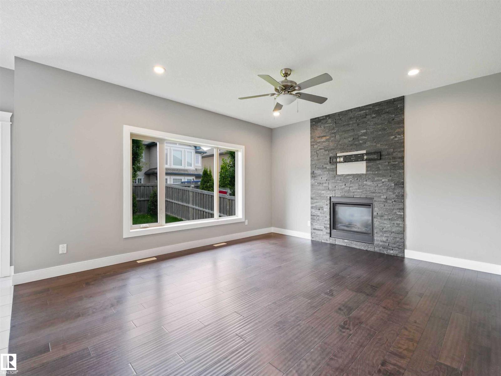 1090 ARMITAGE CR SW - 25