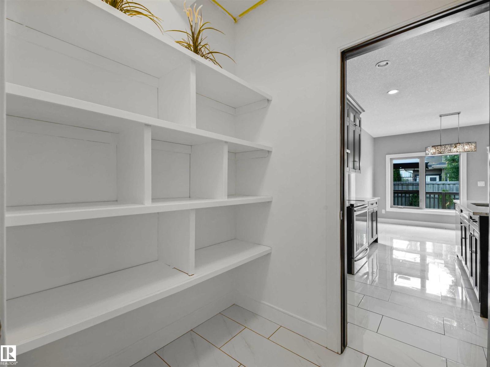1090 ARMITAGE CR SW - 28
