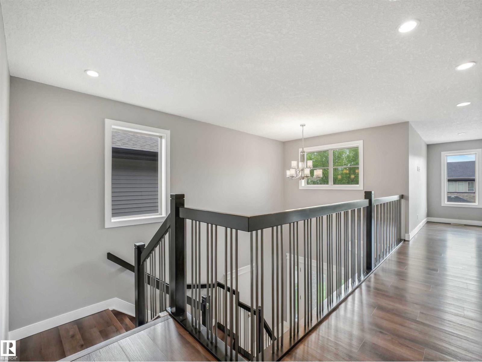 1090 ARMITAGE CR SW - 33