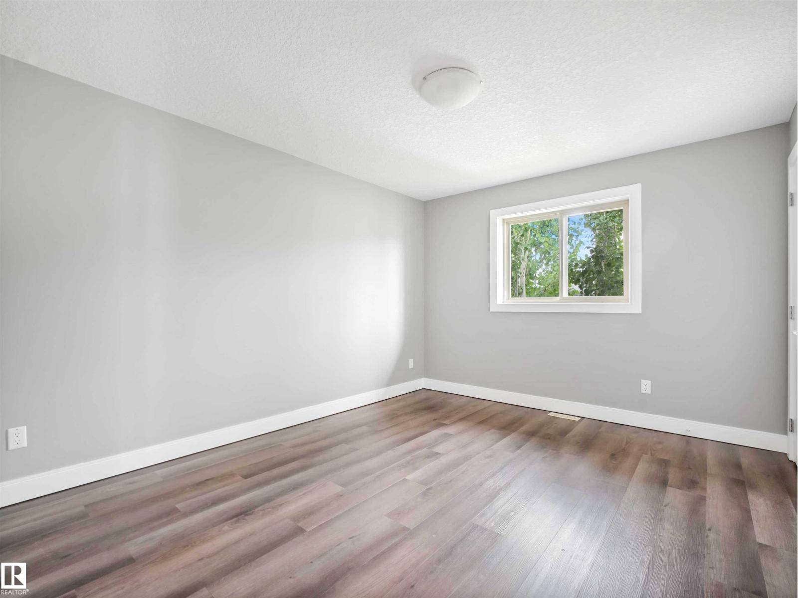 1090 ARMITAGE CR SW - 40