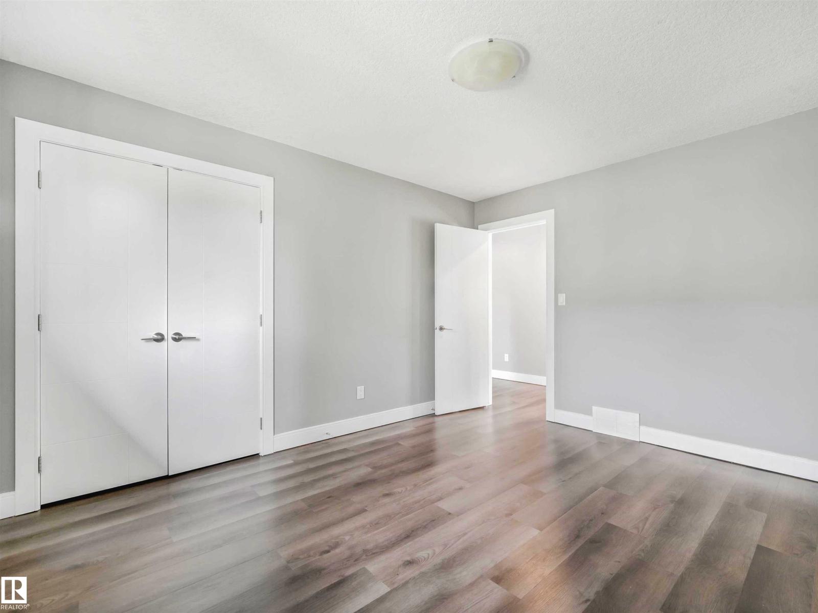 1090 ARMITAGE CR SW - 41