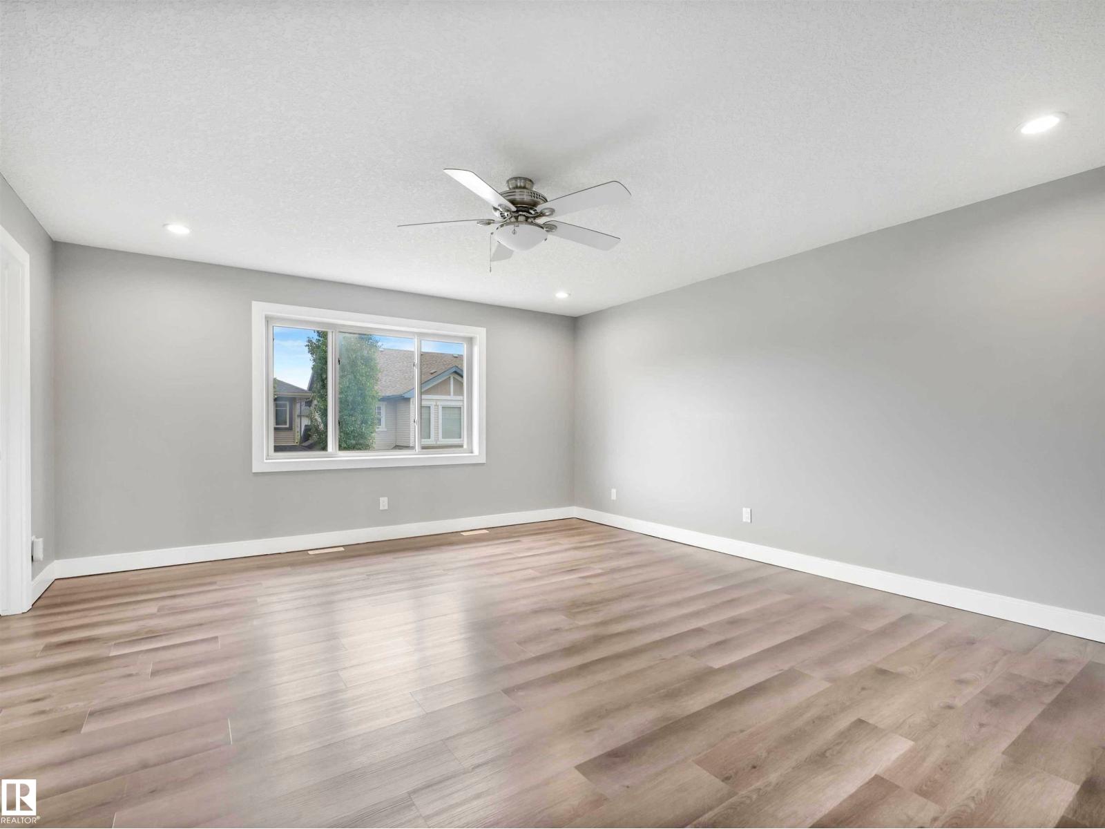 1090 ARMITAGE CR SW - 44
