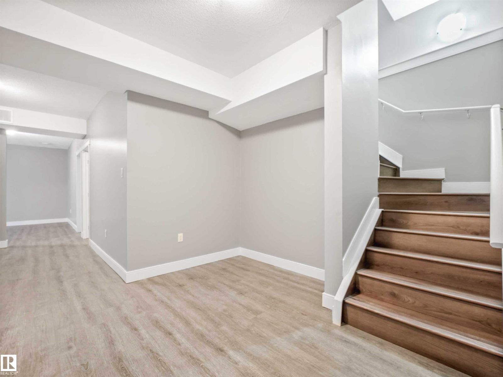 1090 ARMITAGE CR SW - 53