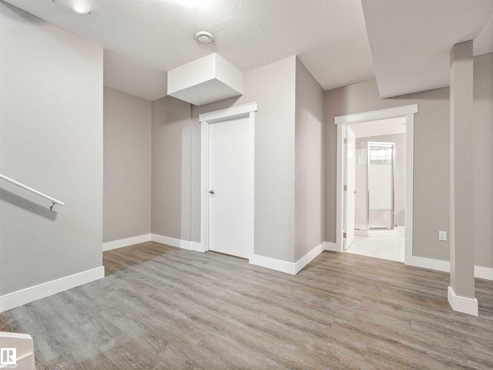 1090 ARMITAGE CR SW - 55