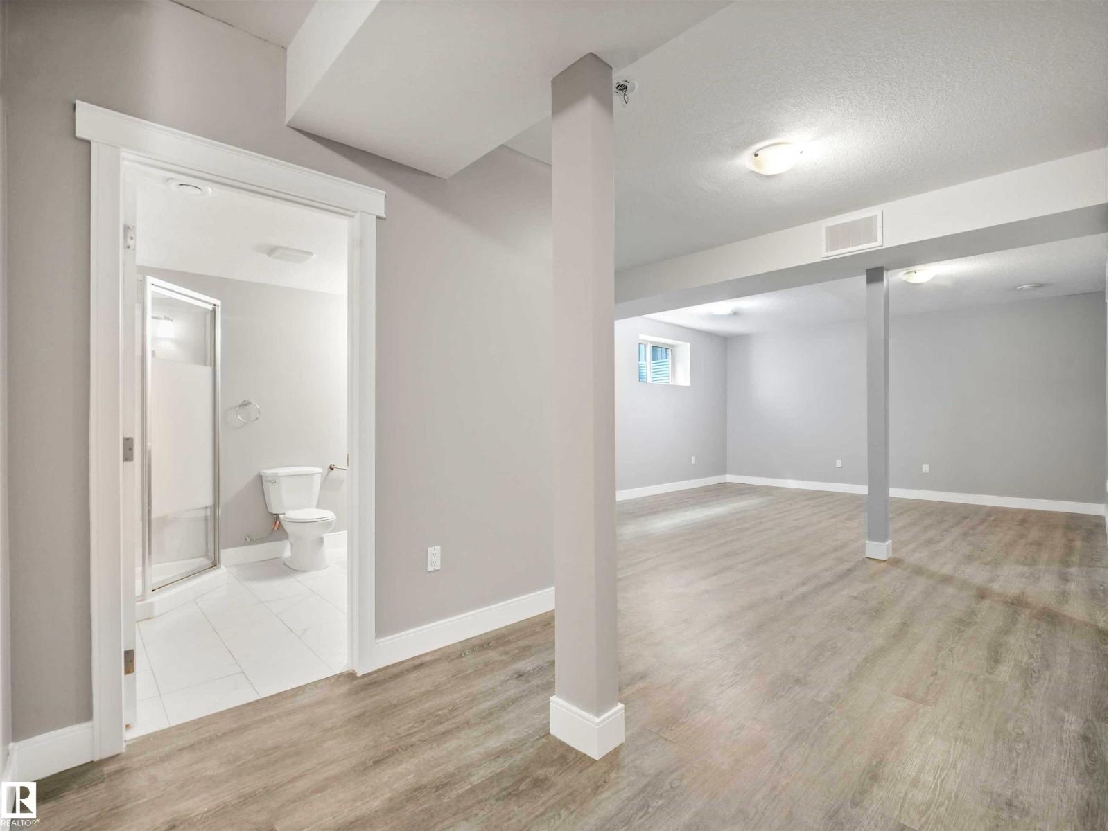 1090 ARMITAGE CR SW - 56