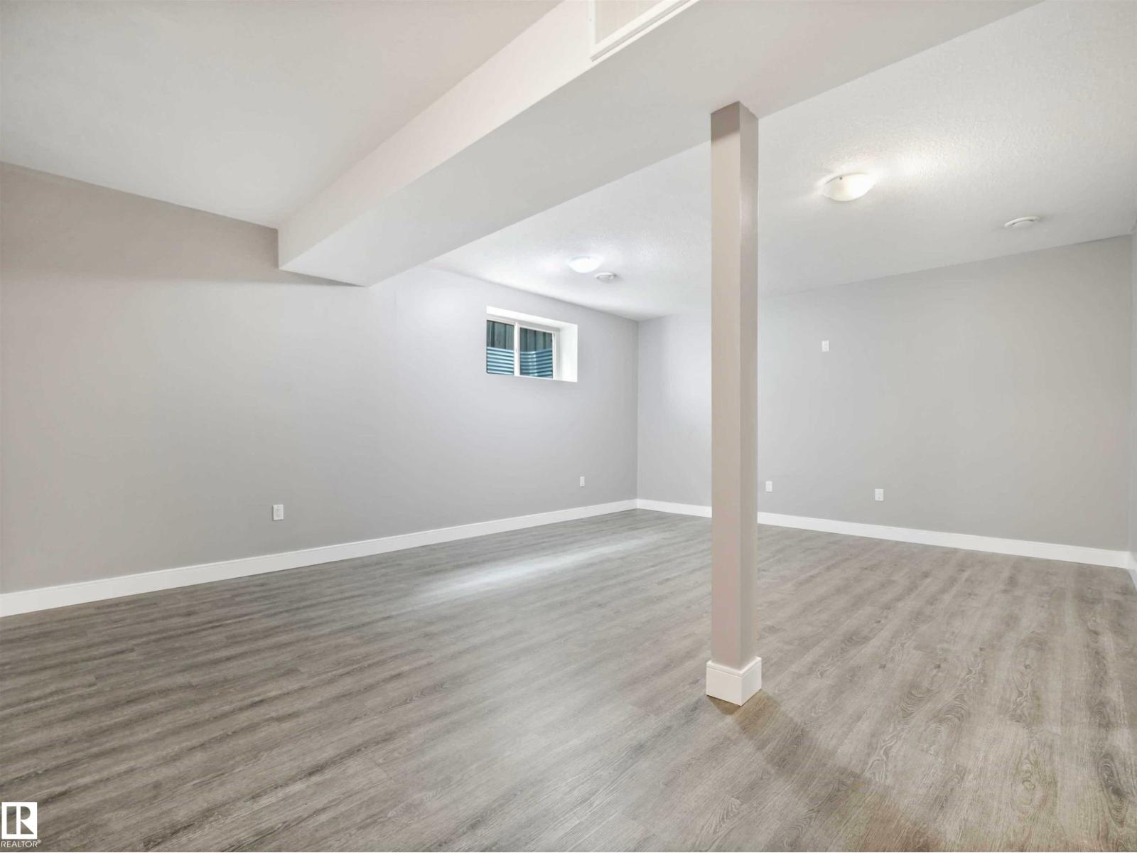 1090 ARMITAGE CR SW - 60