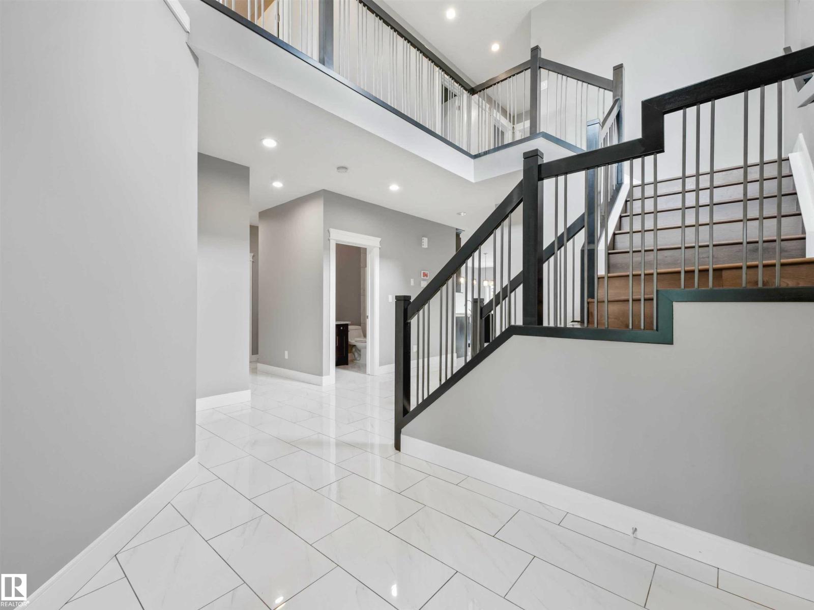 1090 ARMITAGE CR SW - 8