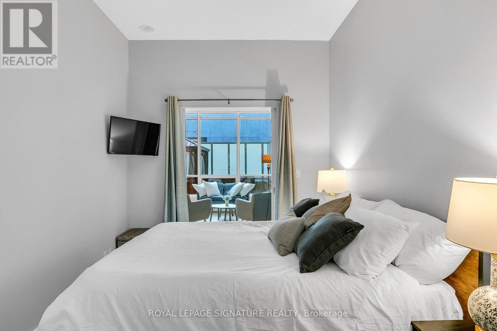 #G25 350 WELLINGTON STREET W - 15