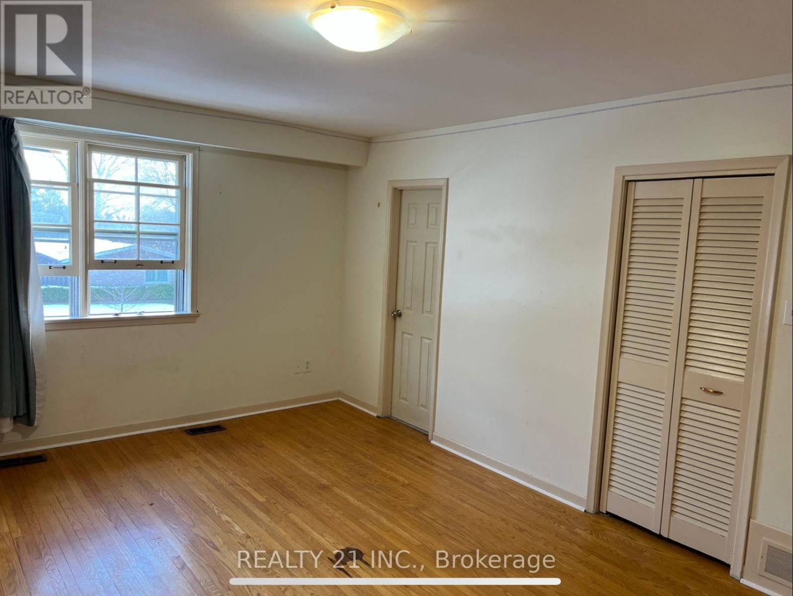 24 BEVERIDGE DRIVE - 18