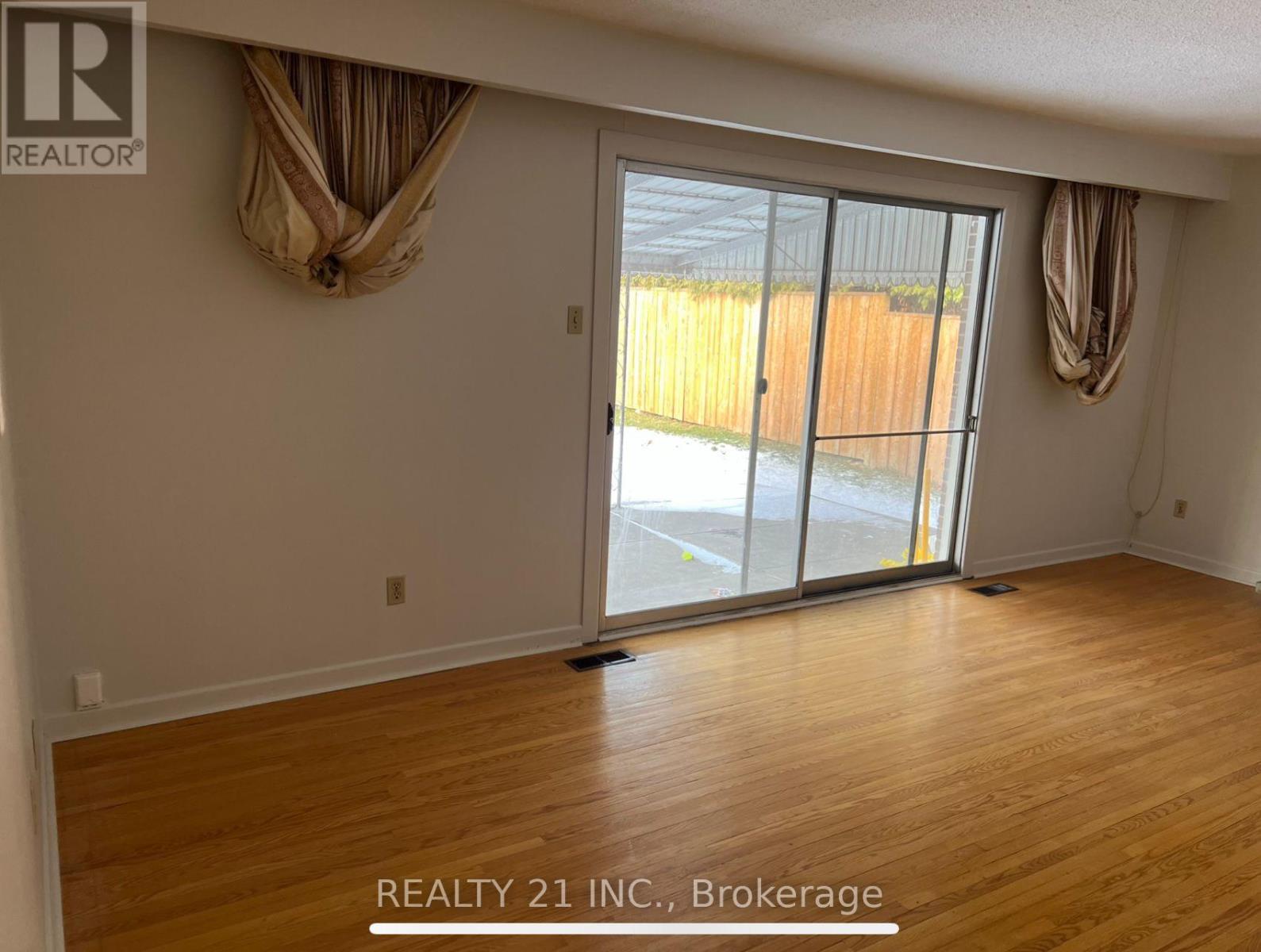 24 BEVERIDGE DRIVE - 19