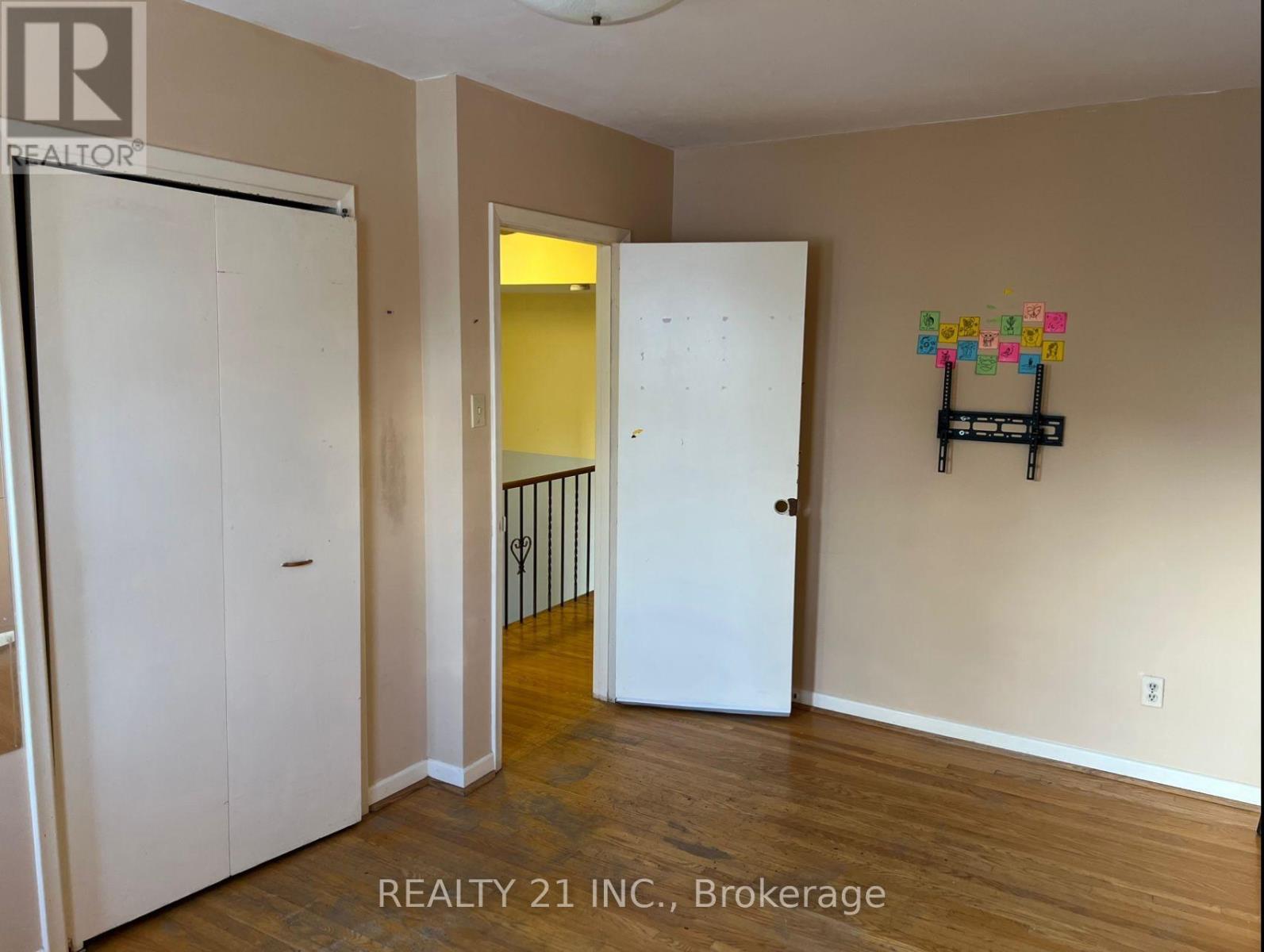 24 BEVERIDGE DRIVE - 21