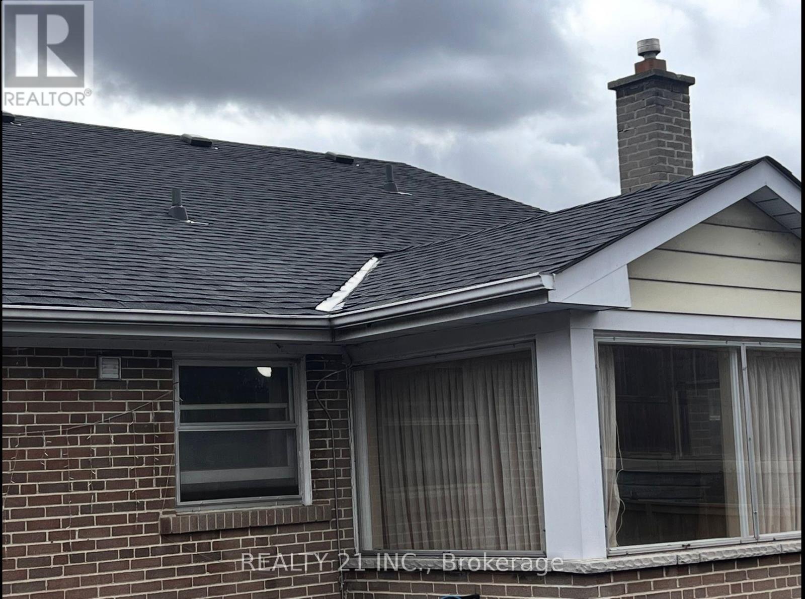 24 BEVERIDGE DRIVE - 22