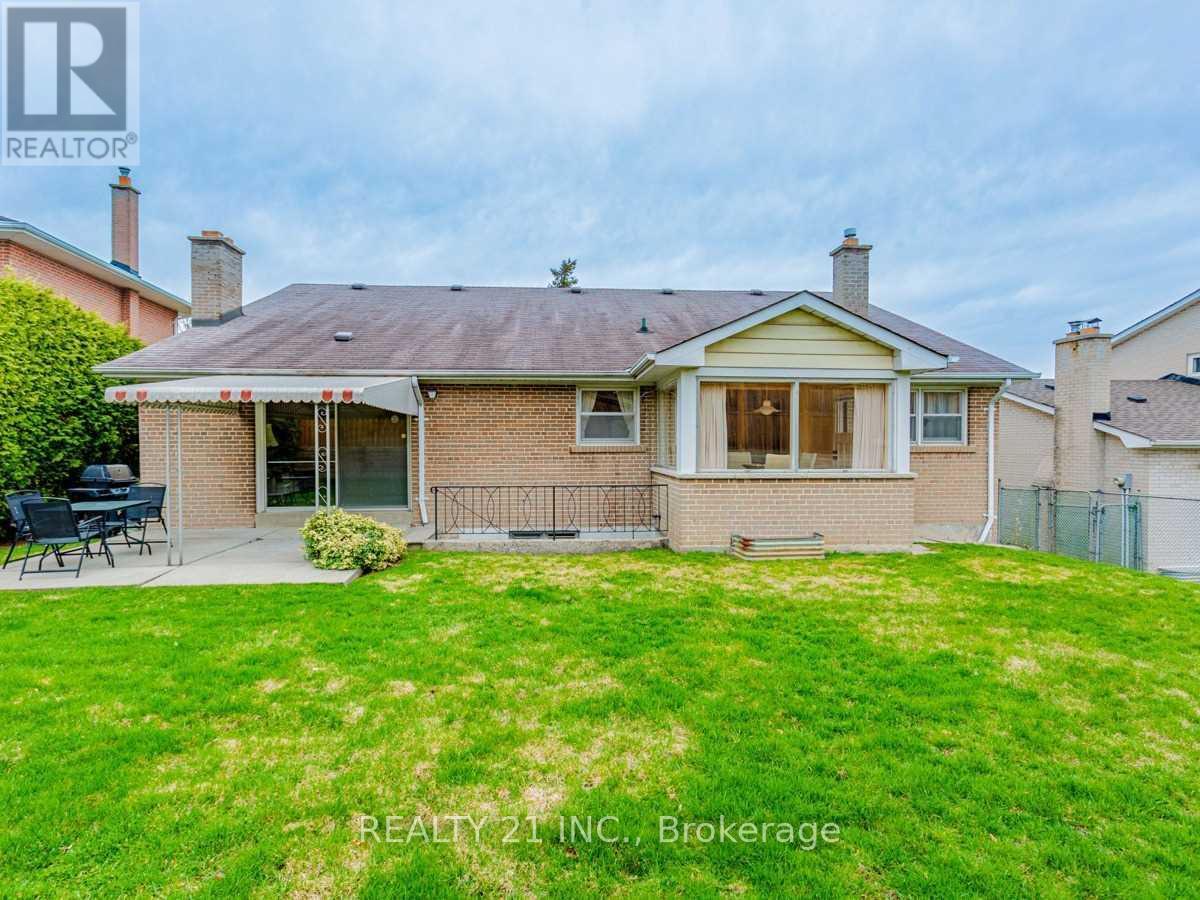 24 BEVERIDGE DRIVE - 3