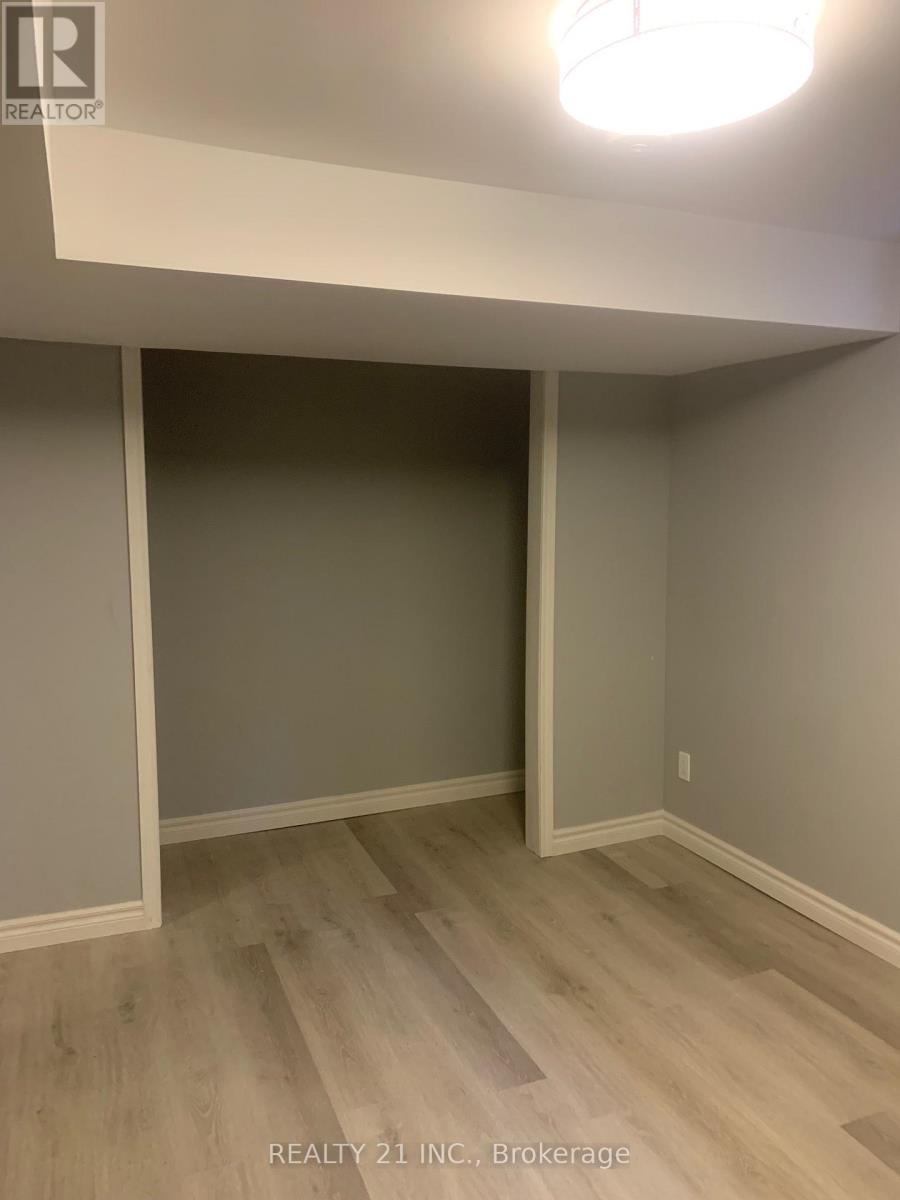 24 BEVERIDGE DRIVE - 32