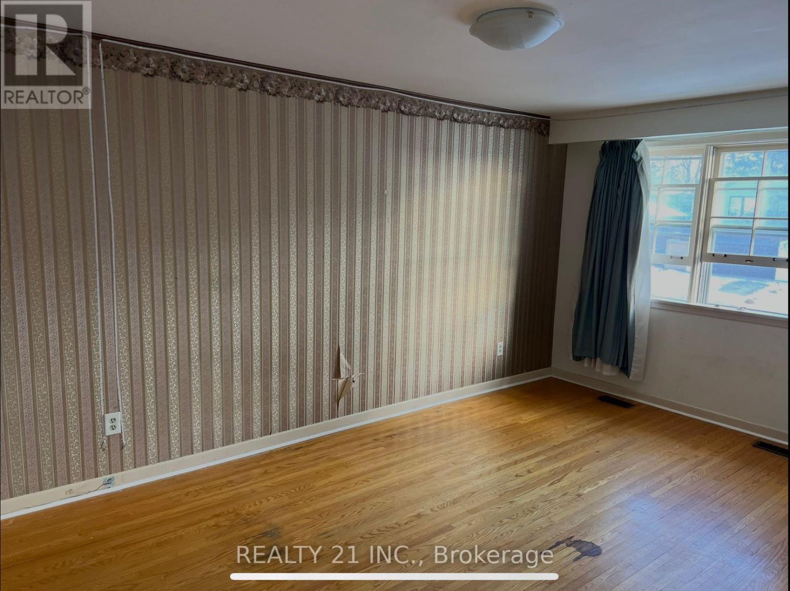 24 BEVERIDGE DRIVE - 6