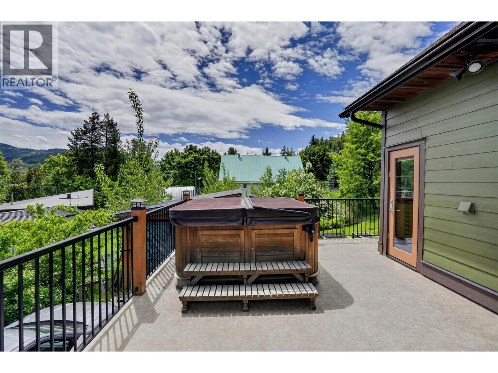 1911 Union Avenue - 11