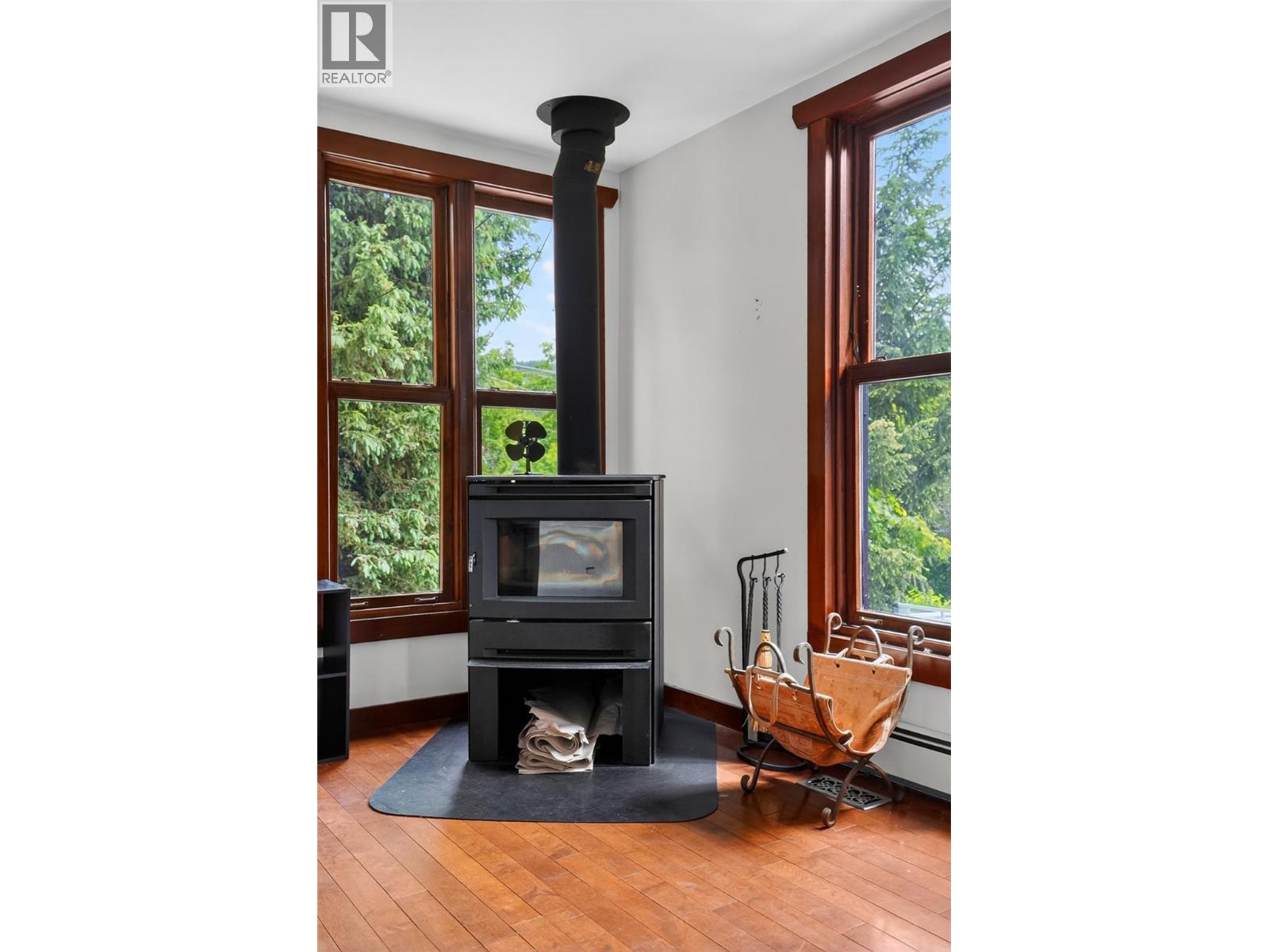 1911 Union Avenue - 8