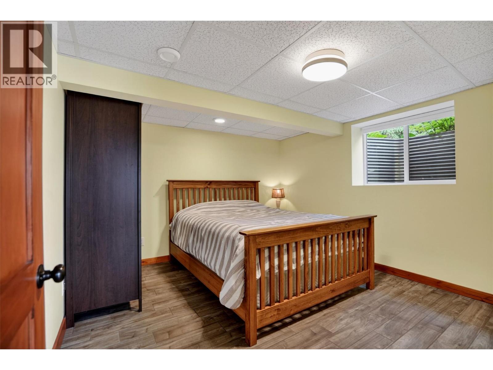 1911 Union Avenue - 56