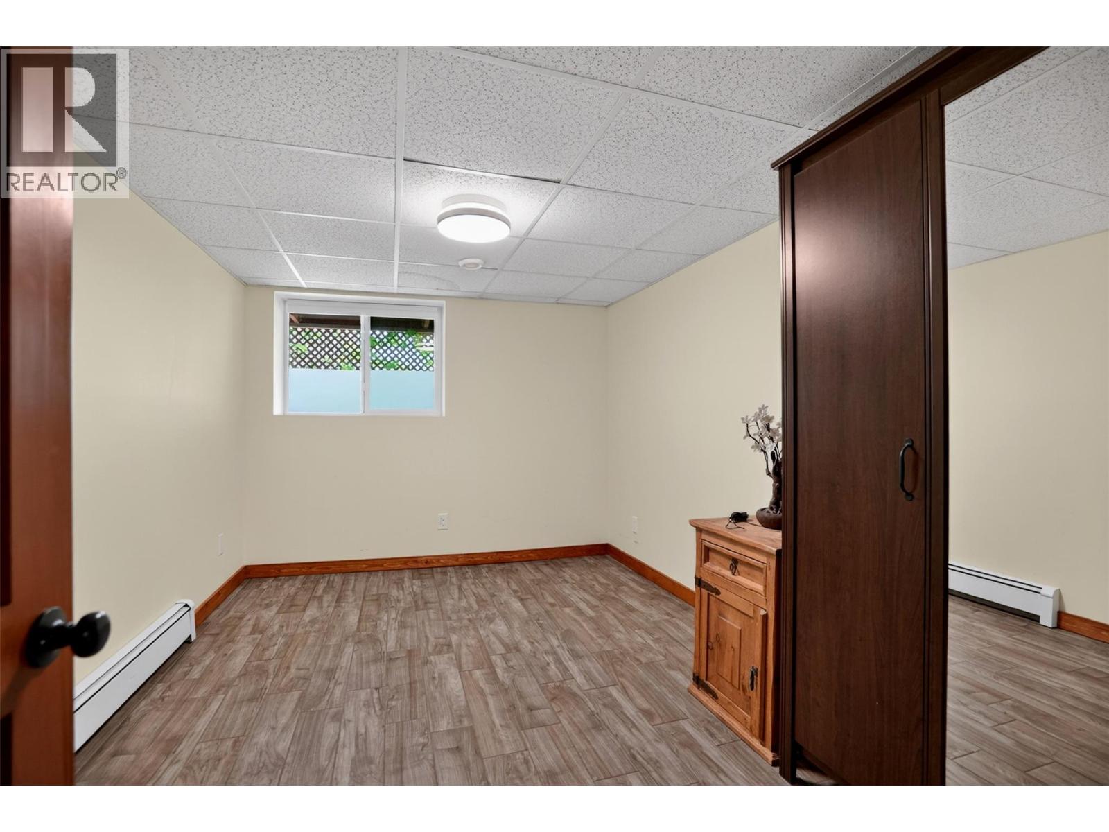 1911 Union Avenue - 54