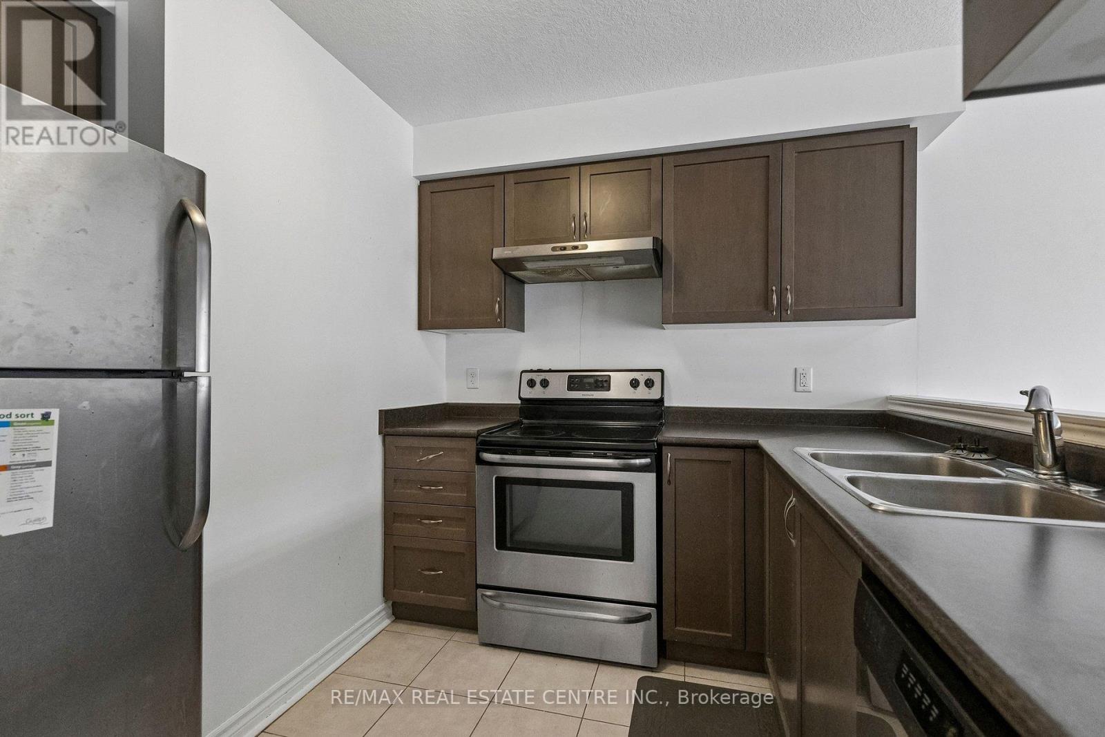 30 OLDFIELD DRIVE - 12