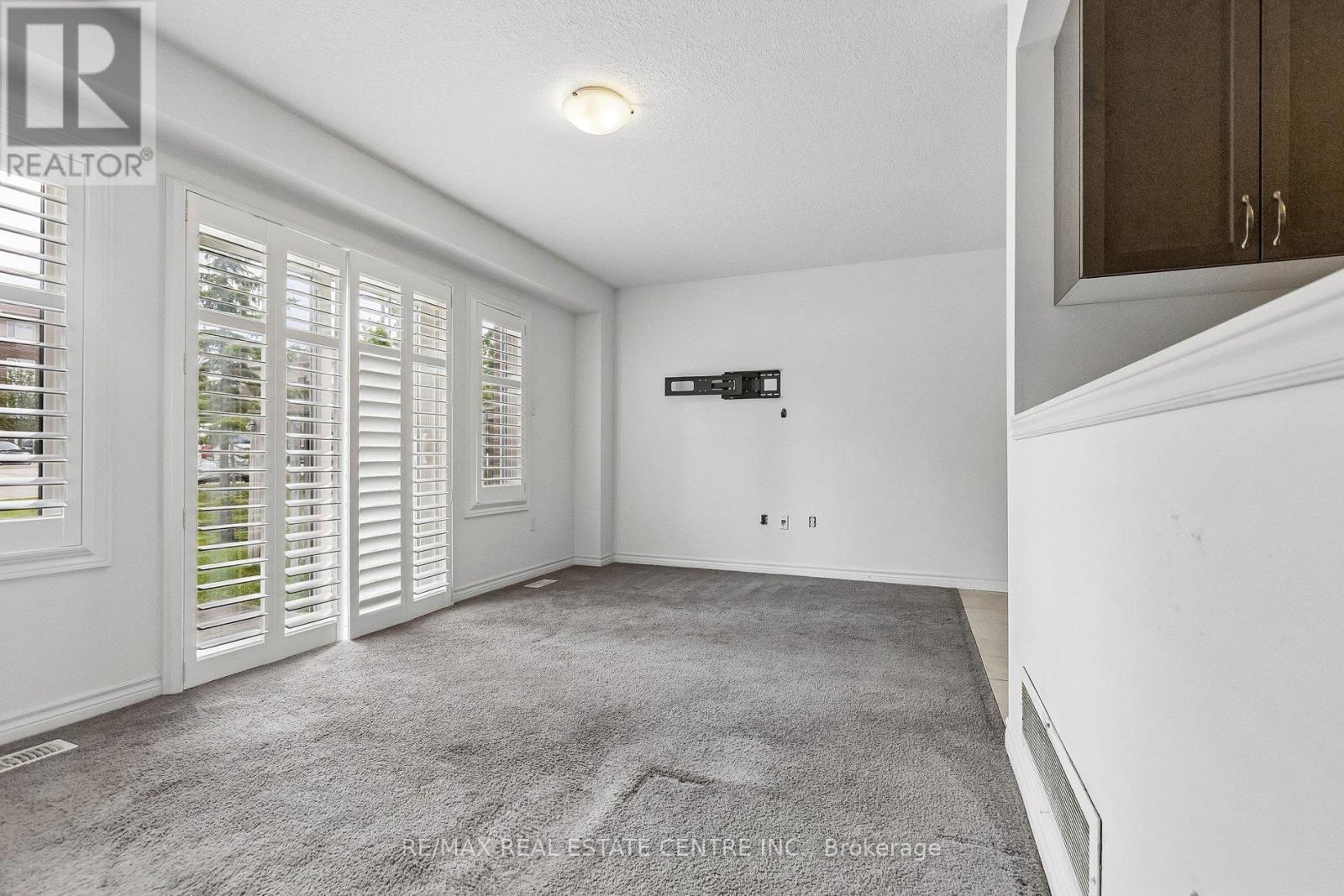 30 OLDFIELD DRIVE - 18