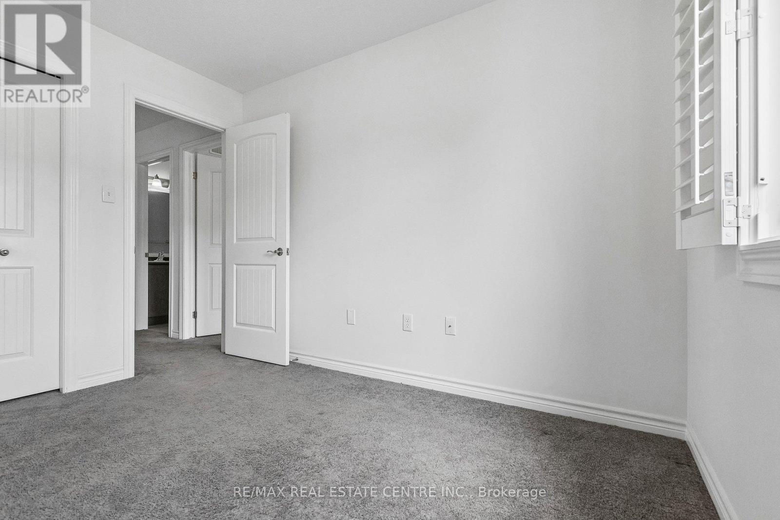 30 OLDFIELD DRIVE - 32