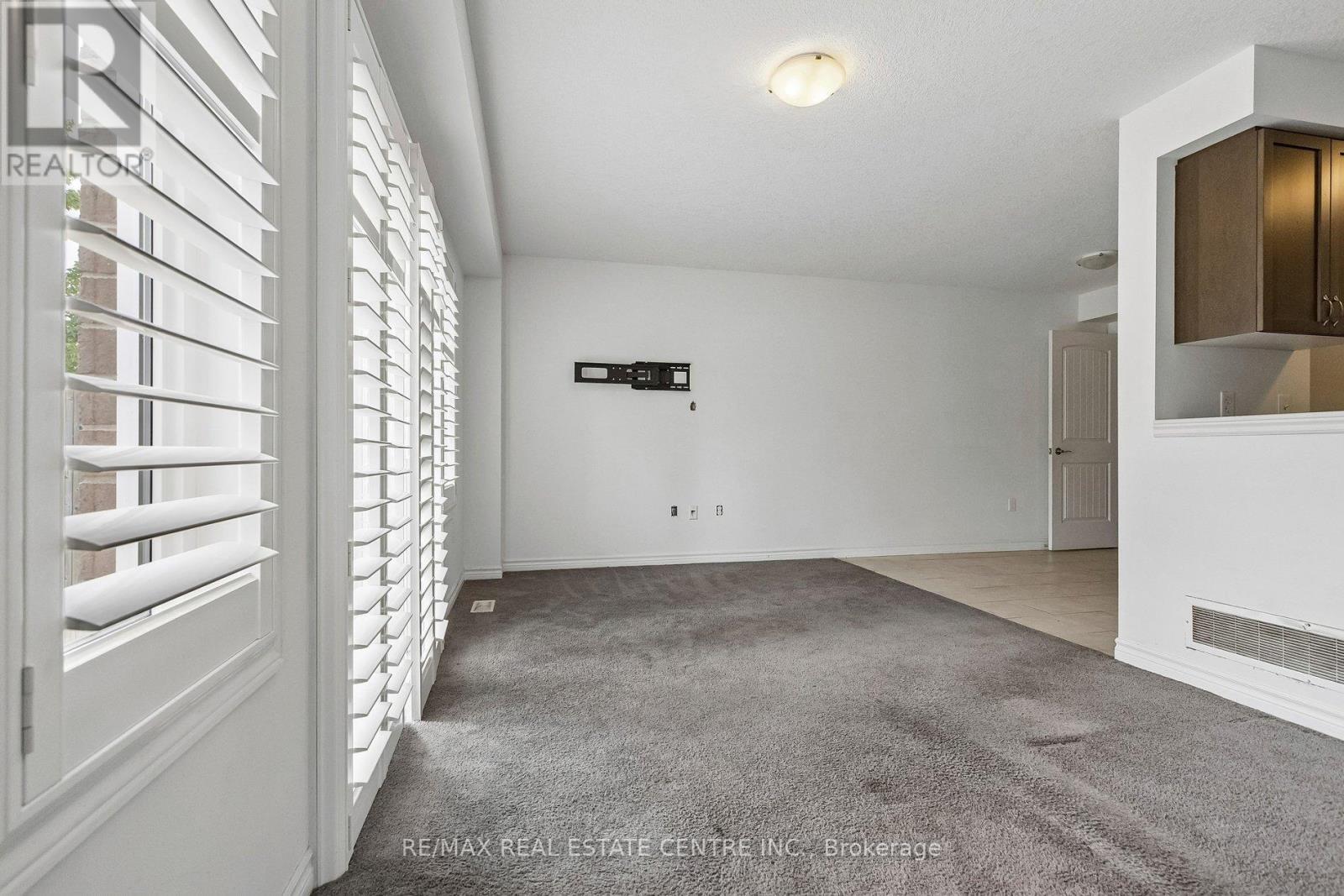 30 OLDFIELD DRIVE - 17