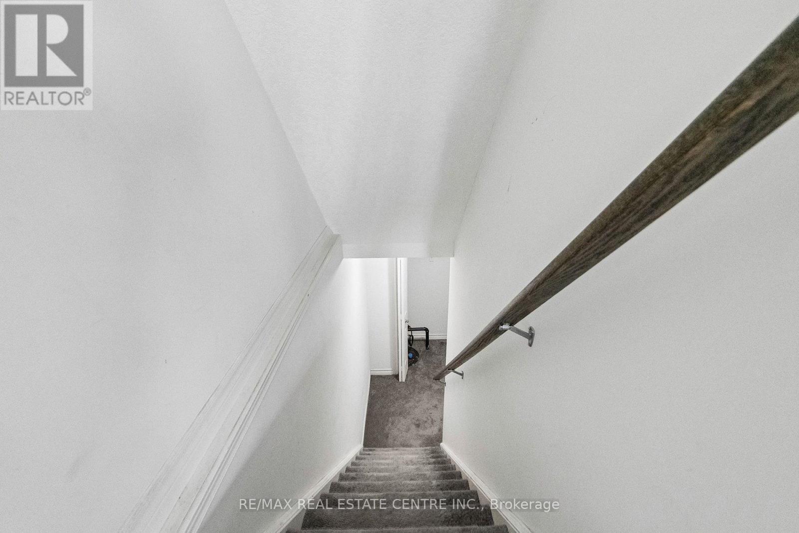 30 OLDFIELD DRIVE - 35