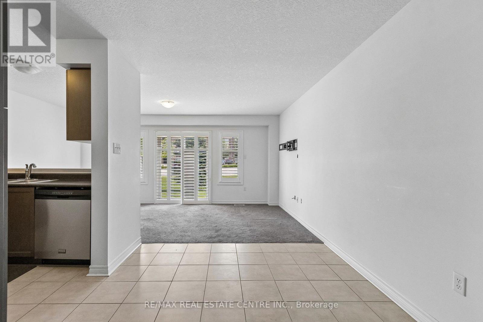 30 OLDFIELD DRIVE - 8