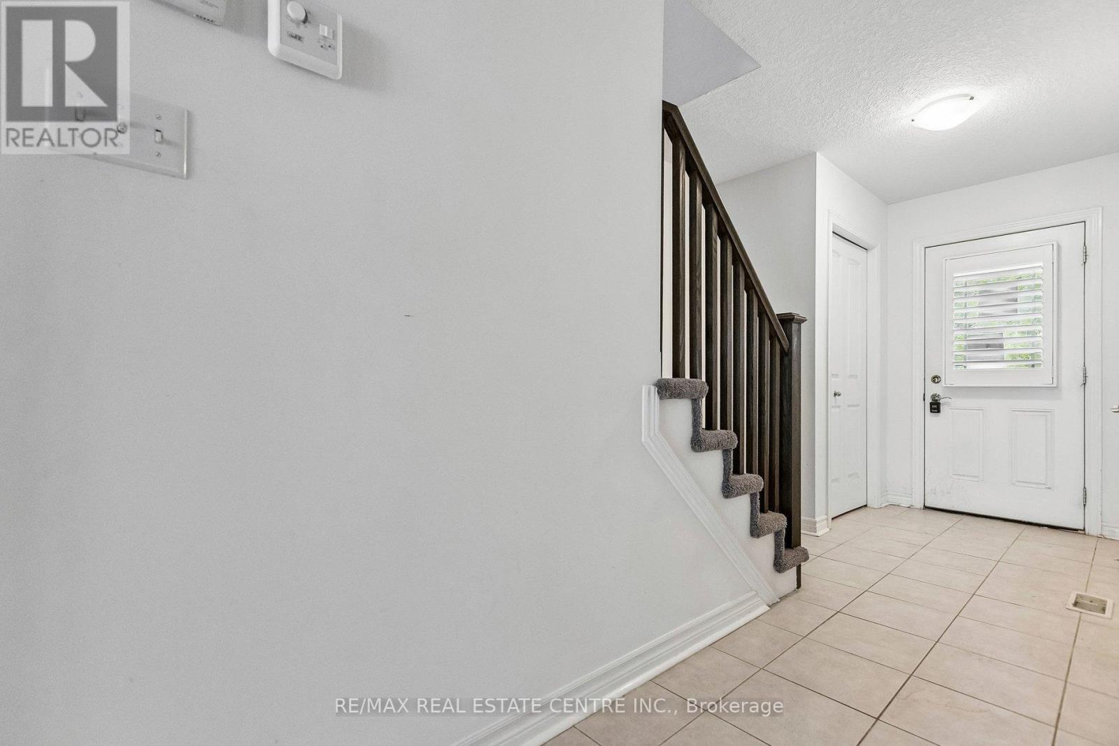 30 OLDFIELD DRIVE - 6