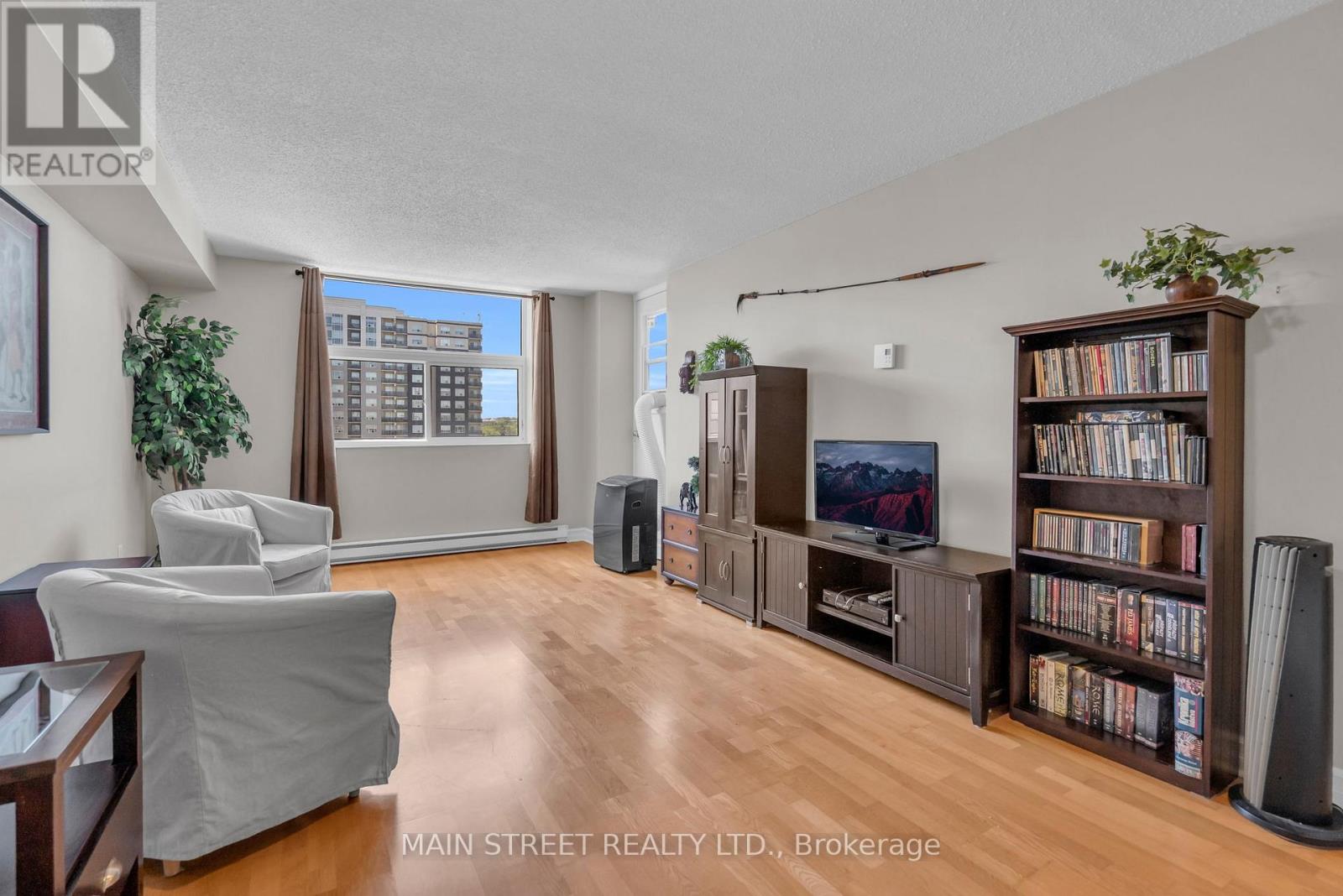 #1008 260 DAVIS DRIVE - 10