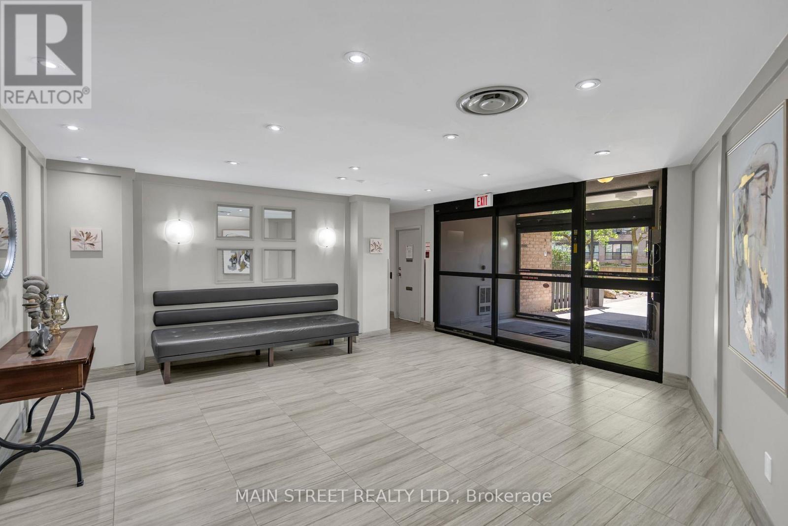 #1008 260 DAVIS DRIVE - 4