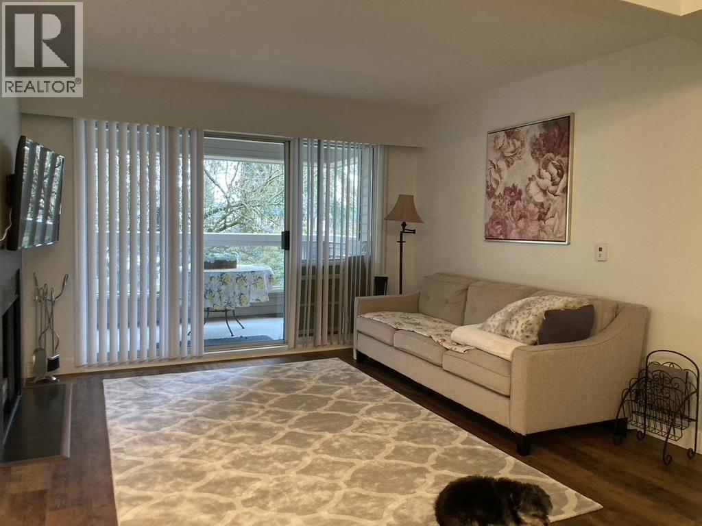 218 932 ROBINSON STREET, Coquitlam — photo 2