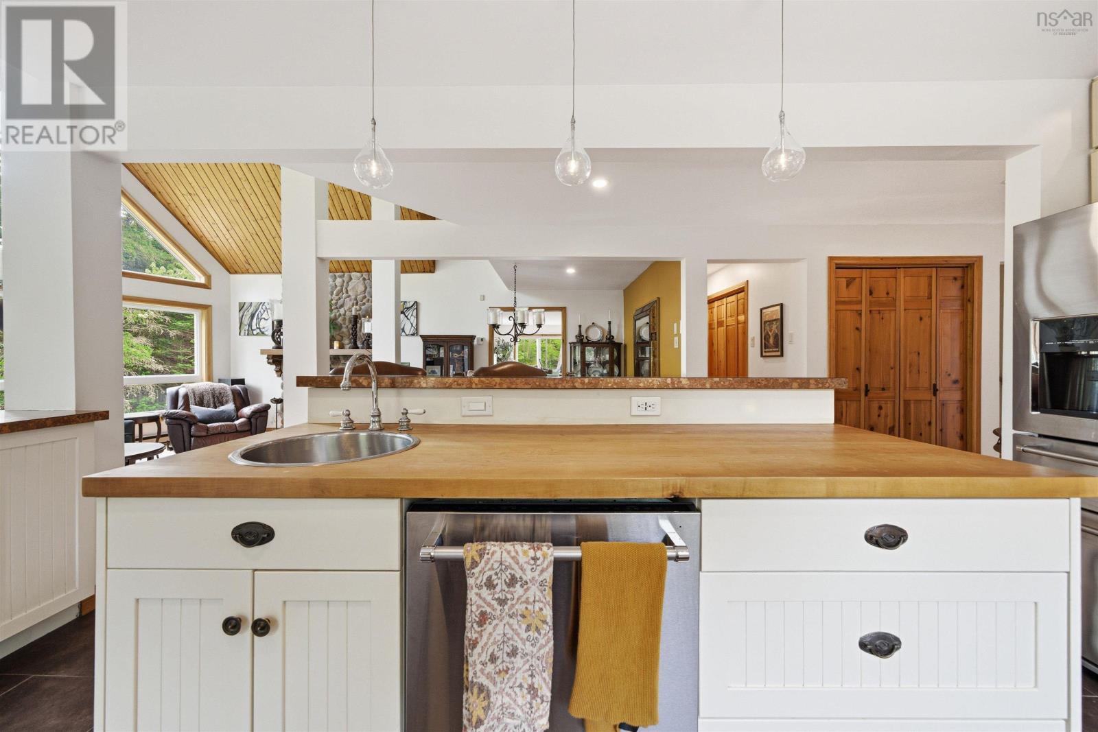 Property 20 of 50 of 943 West Porters Lake Road