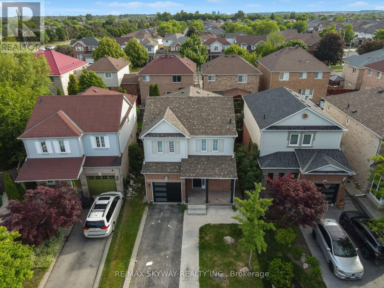 92 CHARLESWOOD CIRCLE - 1