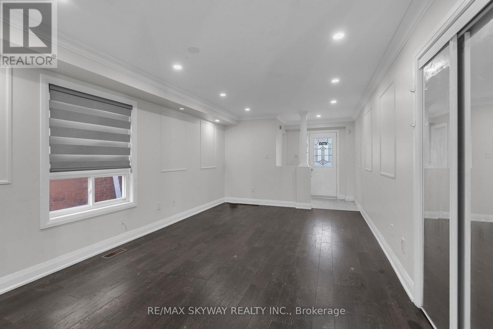 92 CHARLESWOOD CIRCLE - 11