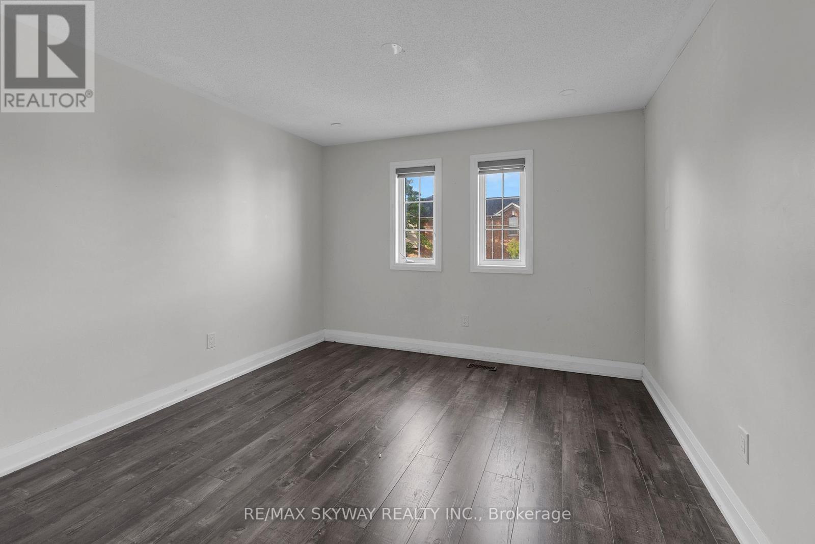 92 CHARLESWOOD CIRCLE - 28
