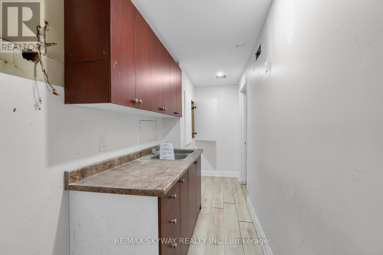 92 CHARLESWOOD CIRCLE - 35