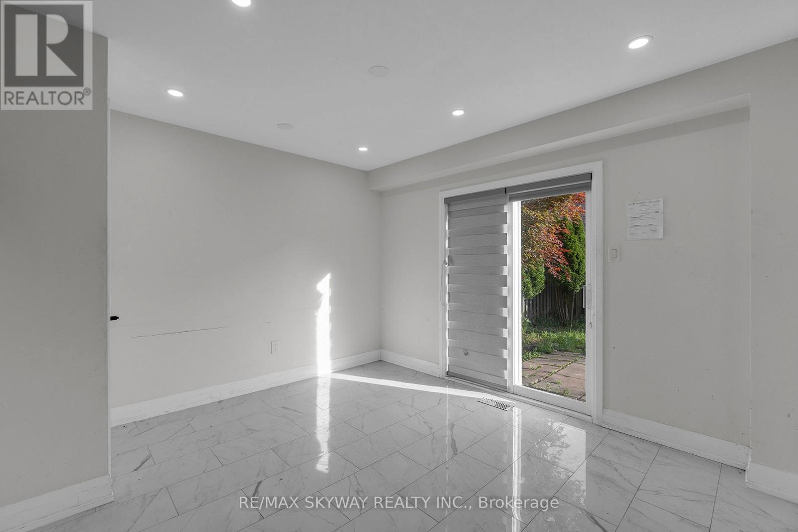 92 CHARLESWOOD CIRCLE - 12