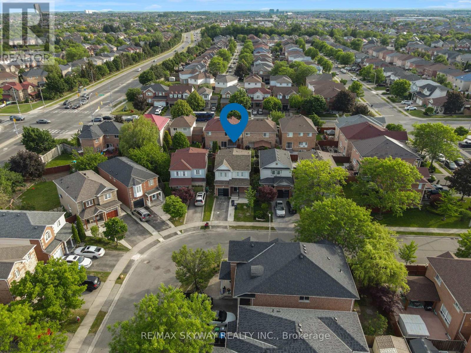 92 CHARLESWOOD CIRCLE - 48