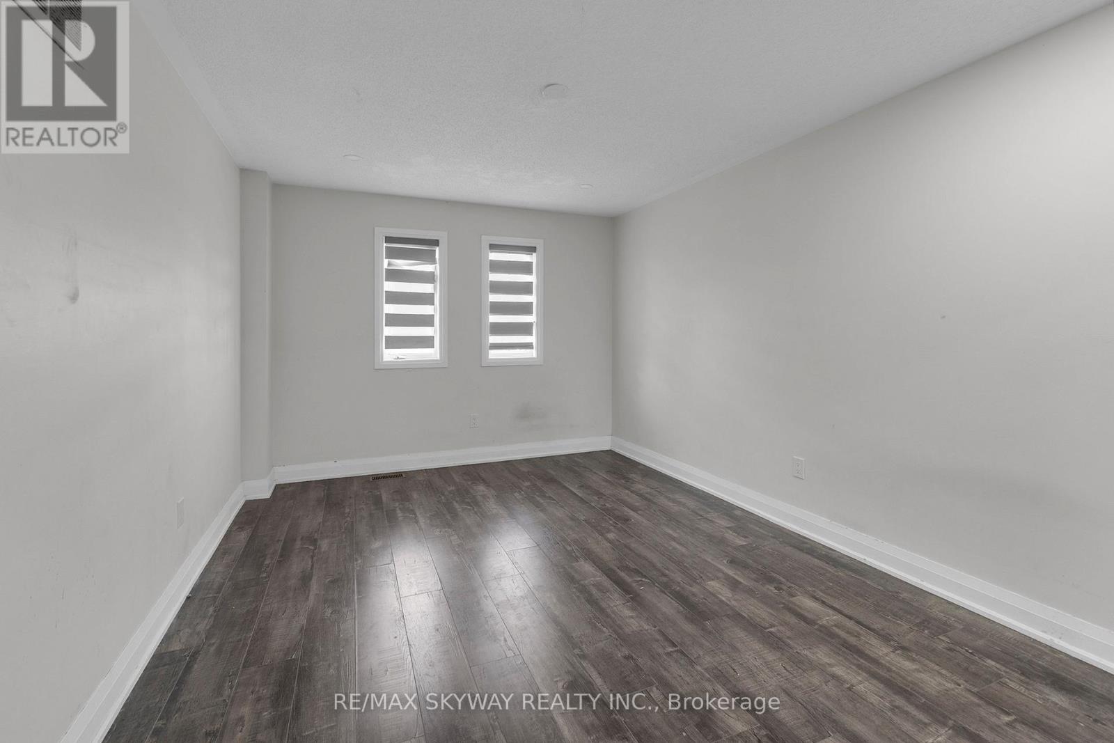 92 CHARLESWOOD CIRCLE - 26