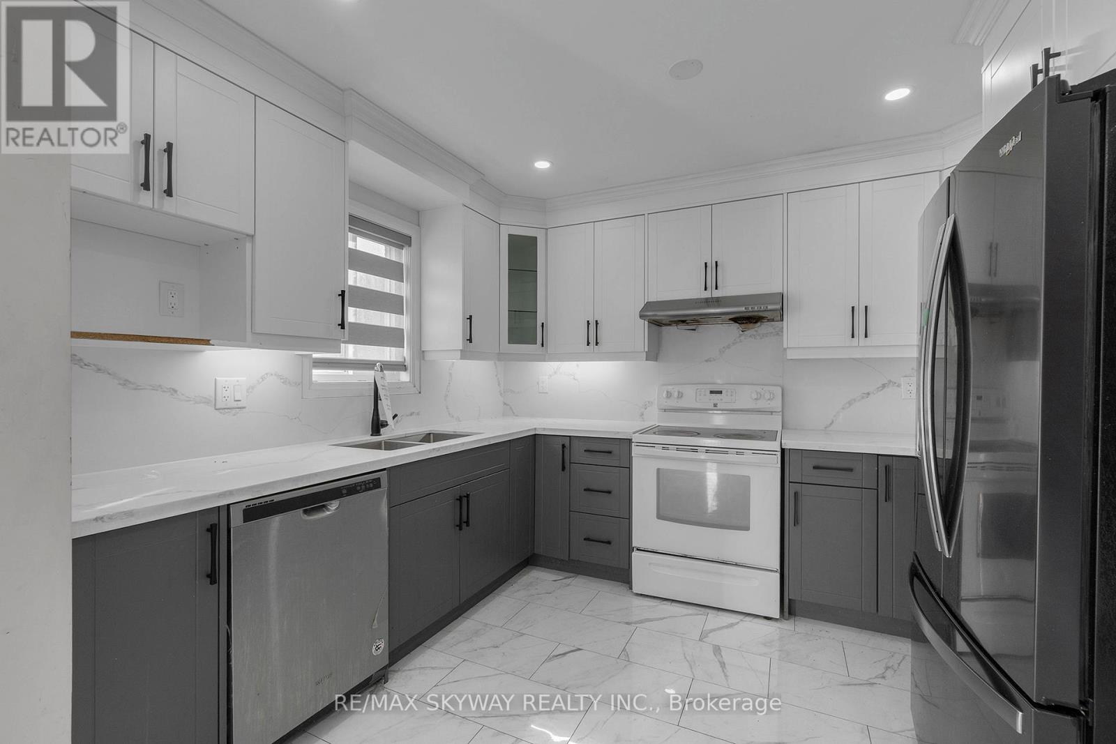 92 CHARLESWOOD CIRCLE - 15