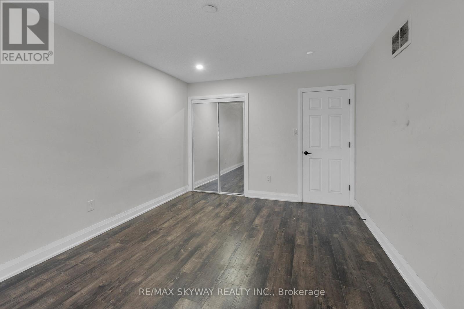 92 CHARLESWOOD CIRCLE - 27