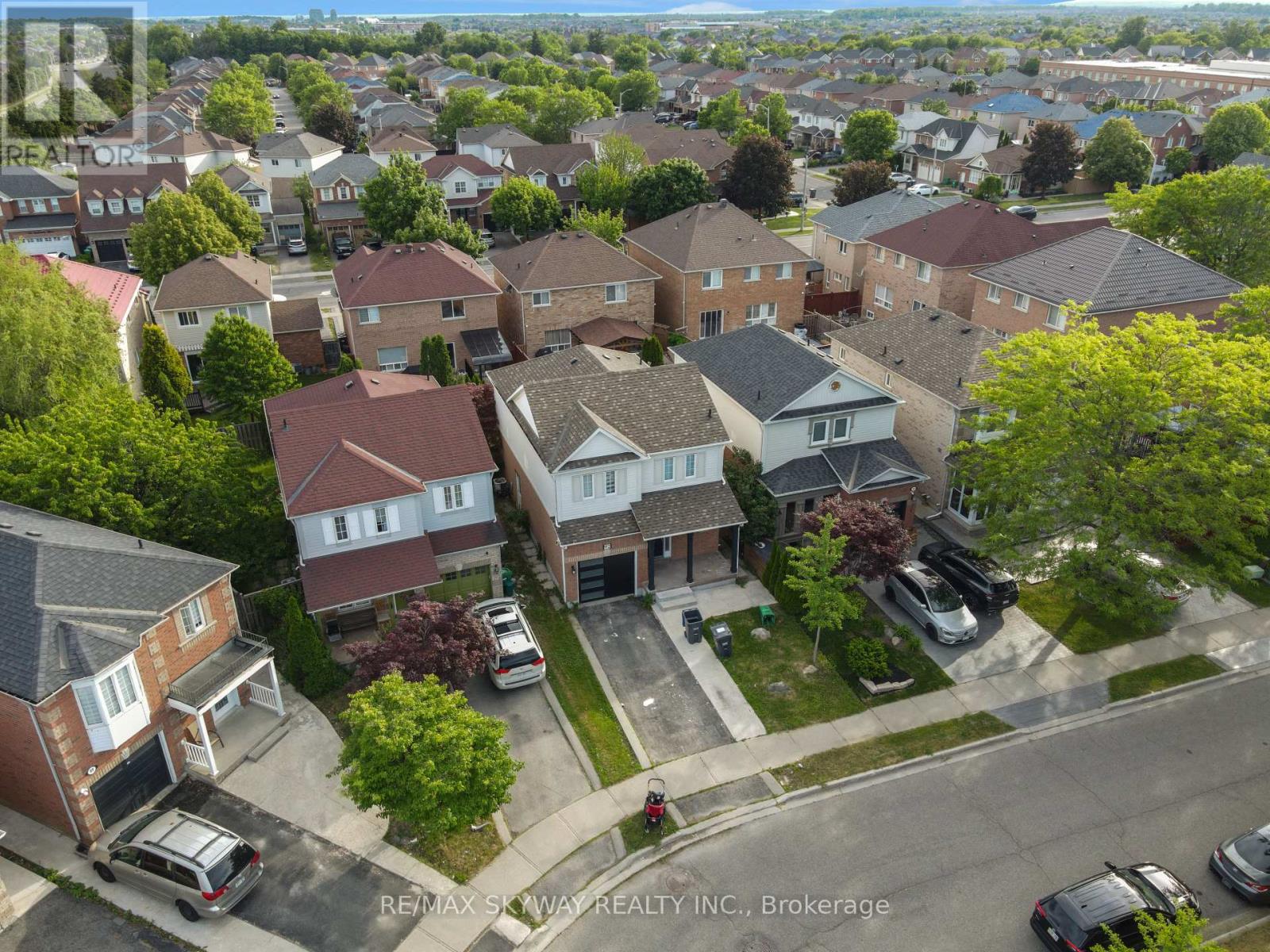 92 CHARLESWOOD CIRCLE - 2
