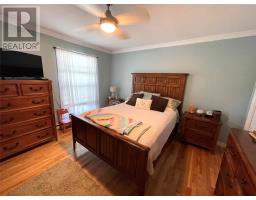 42 Sutherland Drive thumbnail 12