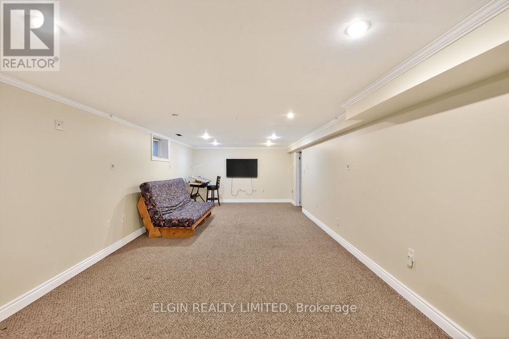 599 WELLINGTON STREET - 20