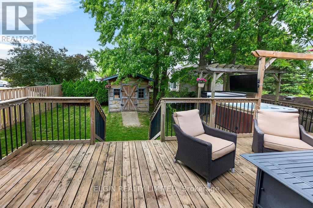 599 WELLINGTON STREET - 32